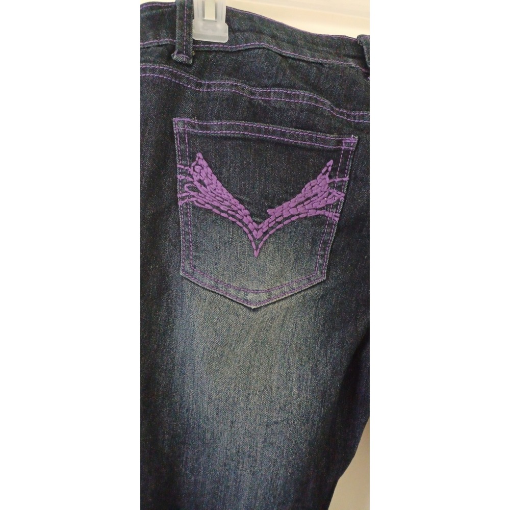 BONGO Jeans  Women  Size 11‎ Straight Leg Stretch W/Purple Embroidery Classic